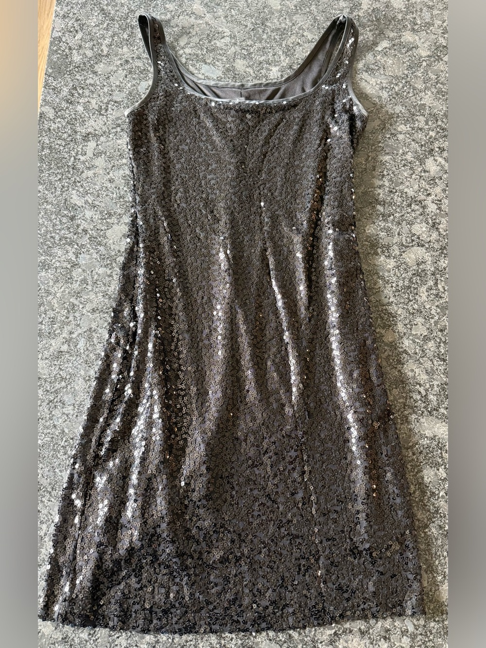Juniors sizing : Black Sequin Scoop Neck Midi Dress